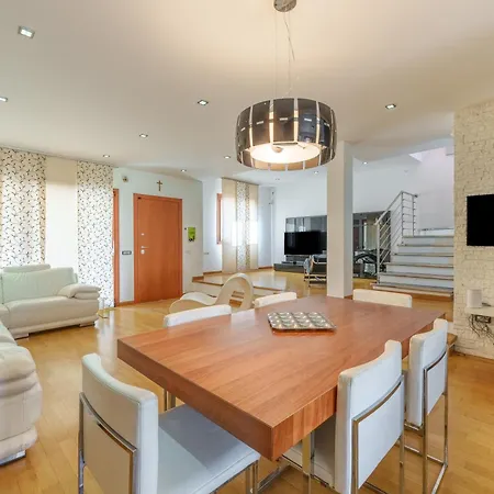 Casa A Due Passi Dal Mare 別荘 ゴルフォ・アランチ